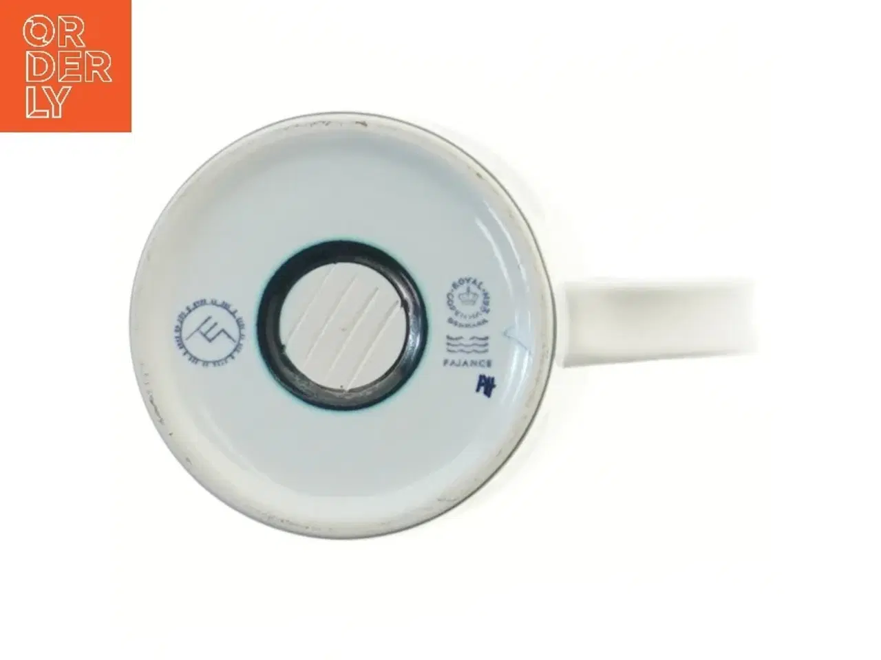 Billede 3 - Royal Copenhagen årskrus fra 1974 fra Royal Copenhagen (str. Ø 10,5 cm længde 11,5 cm)