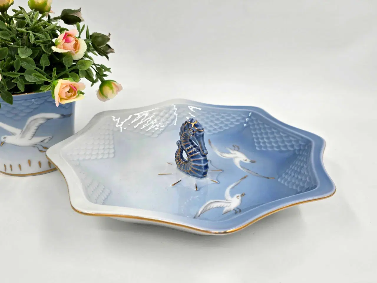 Billede 1 - Mågestel Søhestefad 1 sortering Porcelæn