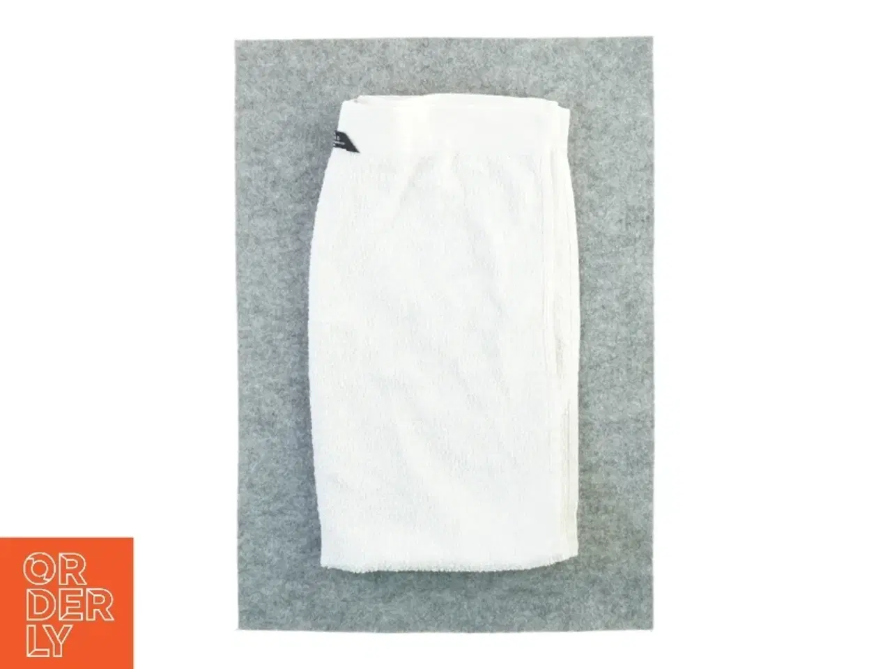 Billede 1 - Håndklæde fra Magasin (str. 95 x 46 cm)