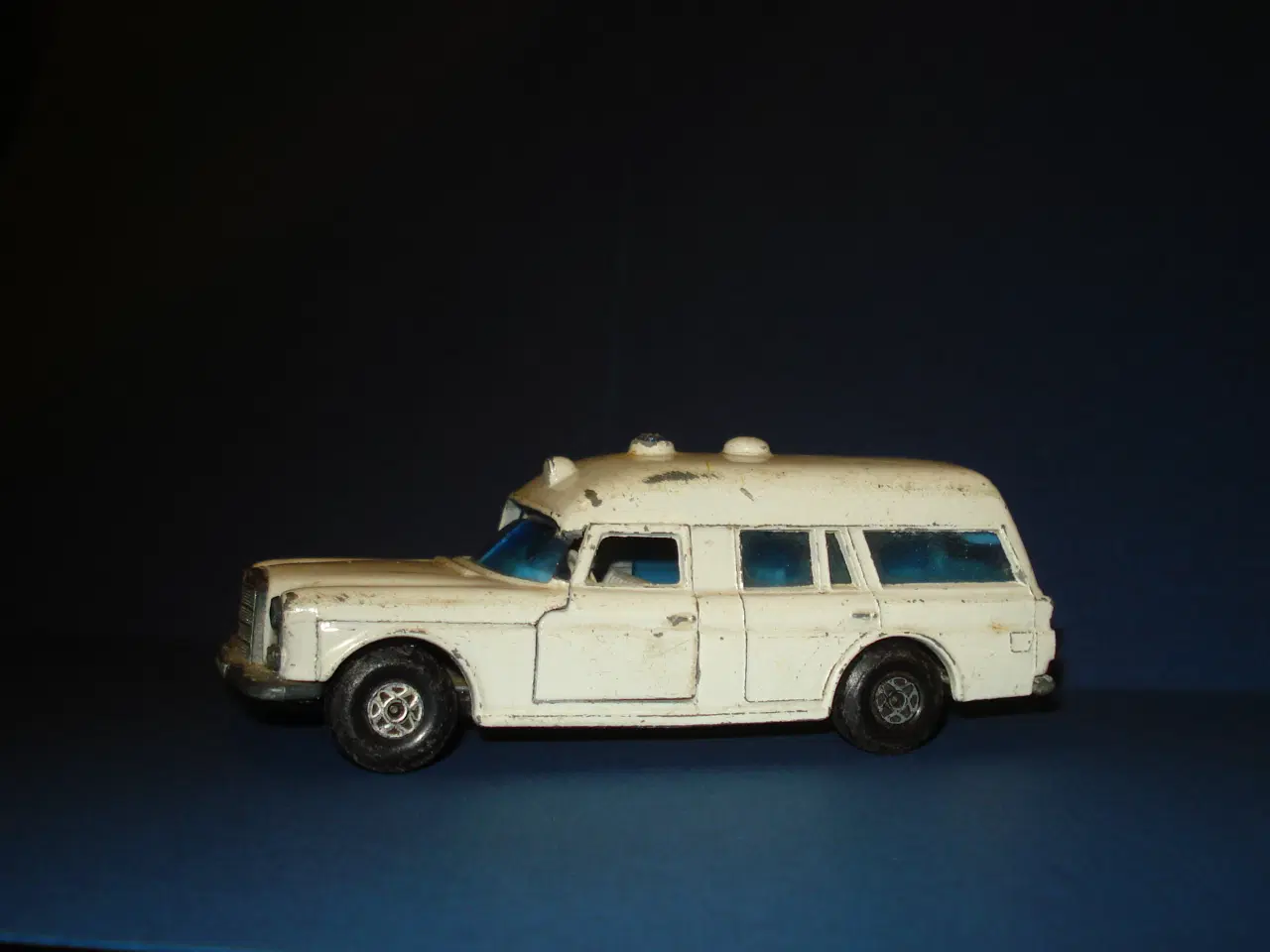 Billede 1 - Ambulance