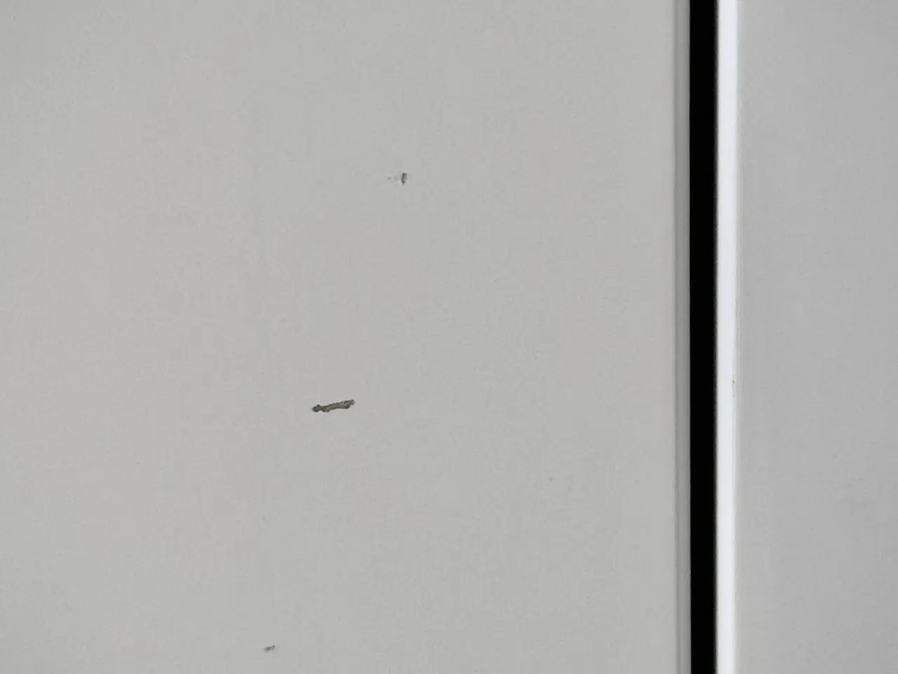 Billede 10 - Næsten nyt børneskab med bøjlestang