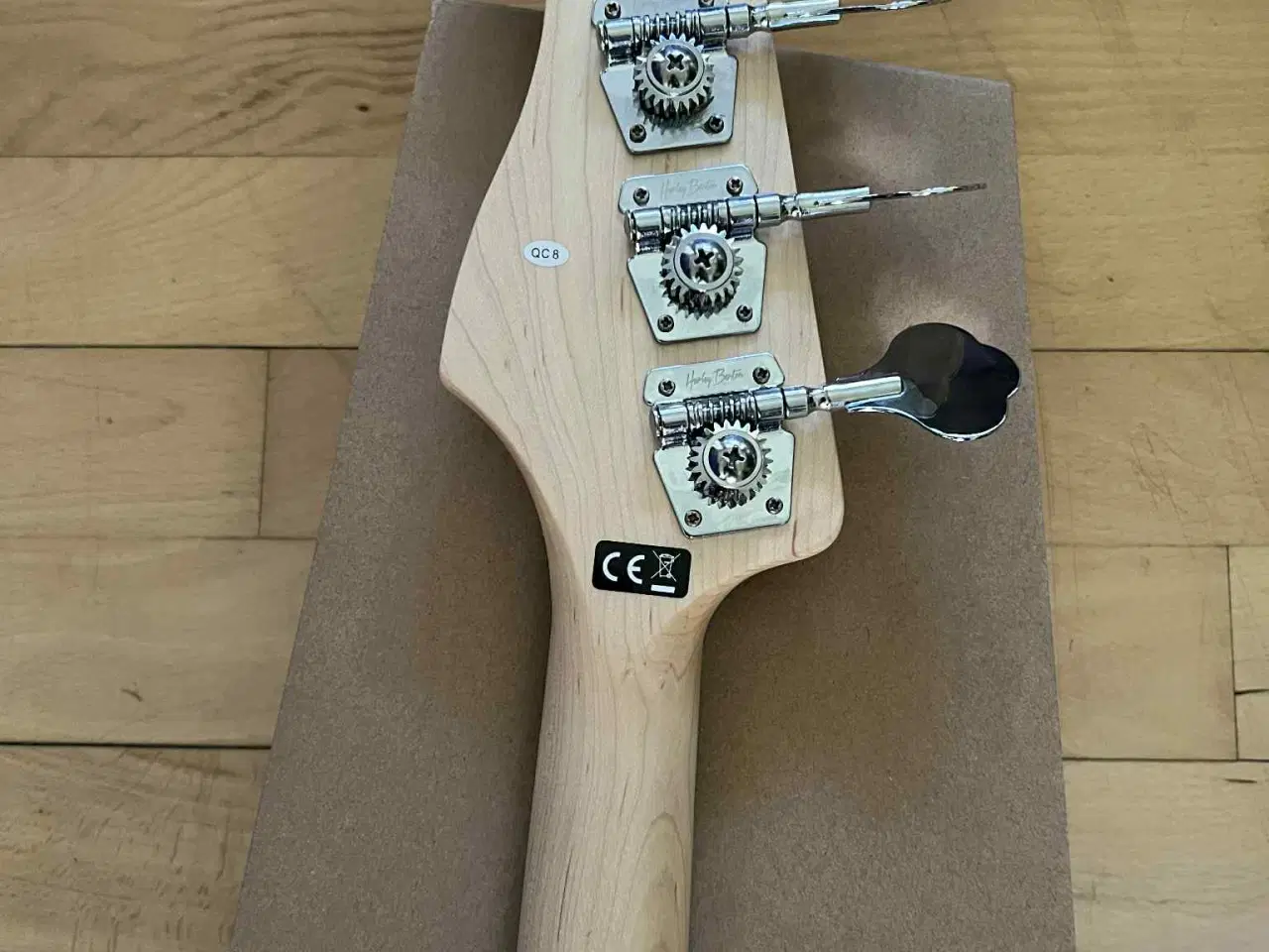 Billede 4 - Ny Bas guitar