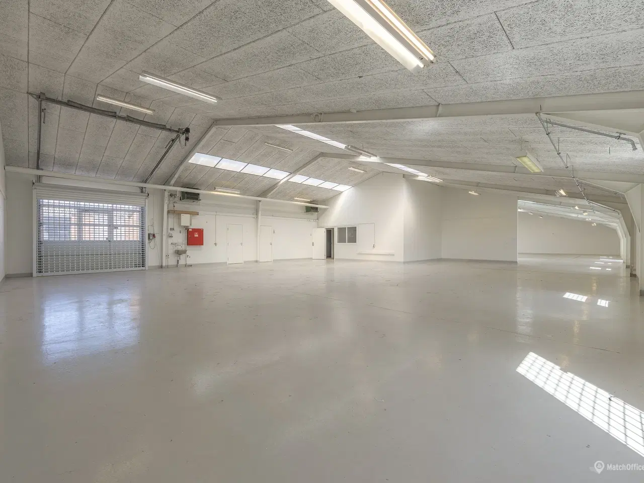 Billede 3 - 361 og/eller 722 kvm. lager/produktion med tilhørende kontor lige ved E20