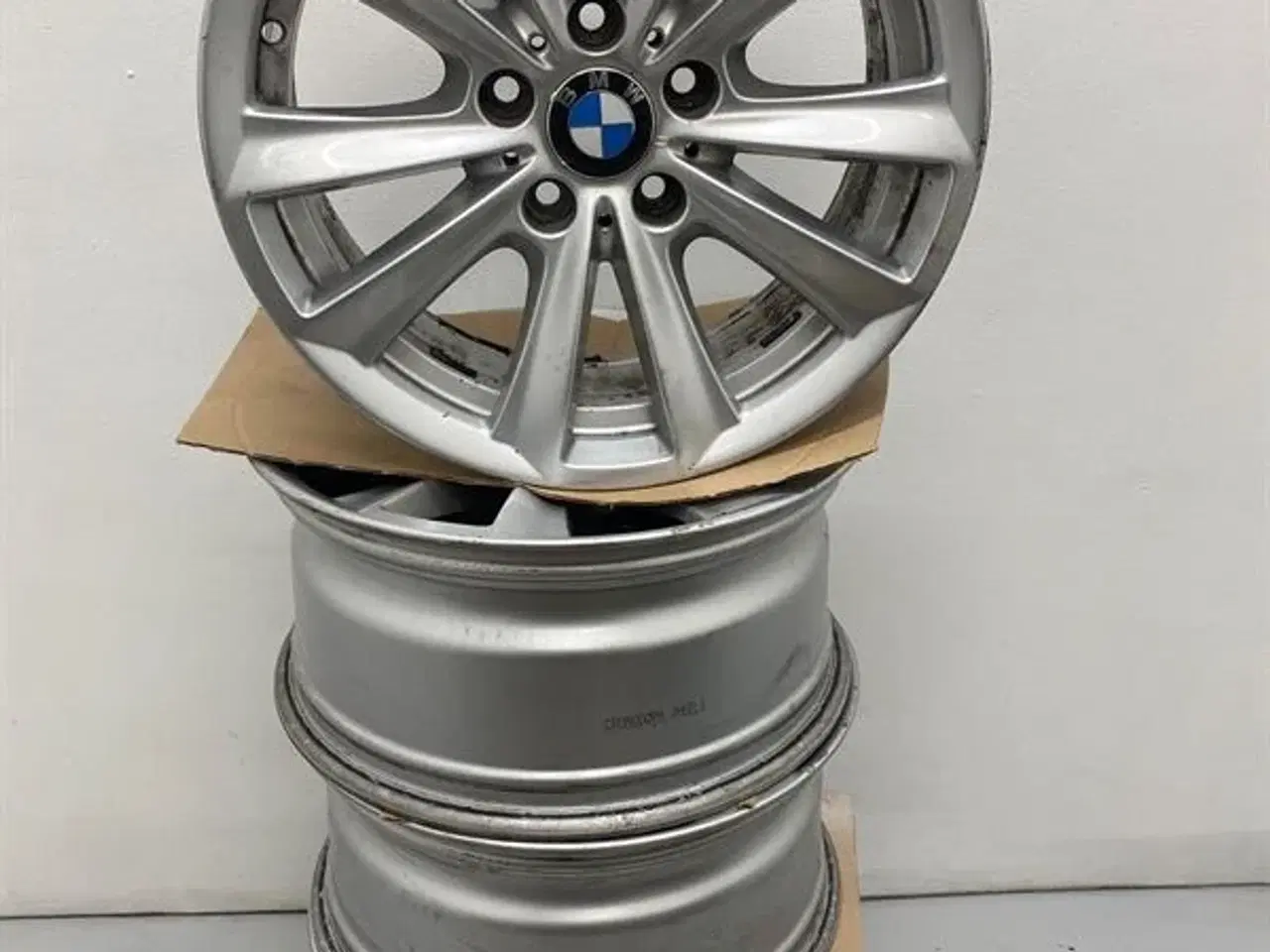 Billede 1 - 17" Org. BMW alufælge uden dæk "V speiche 236" A64431 BMW E90 E91 E92 E93 E90LCI E91LCI E92LCI E93LCI F10 F11 F12 F13 F06 GC F10 LCI F11 LCI F06 GC L