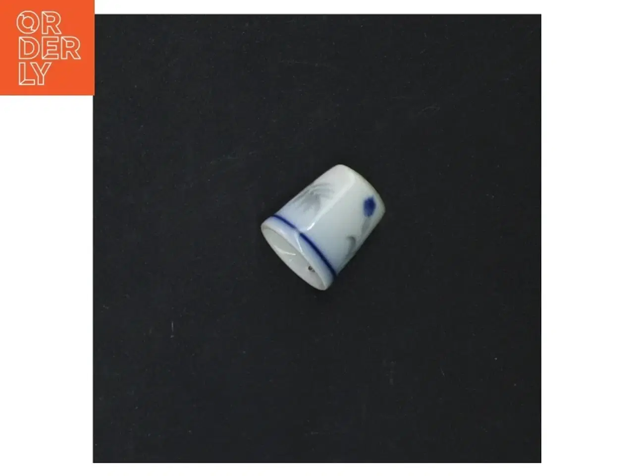 Billede 4 - Porcelænsfingerbøl (str. 2,5 x 2,2 cm)