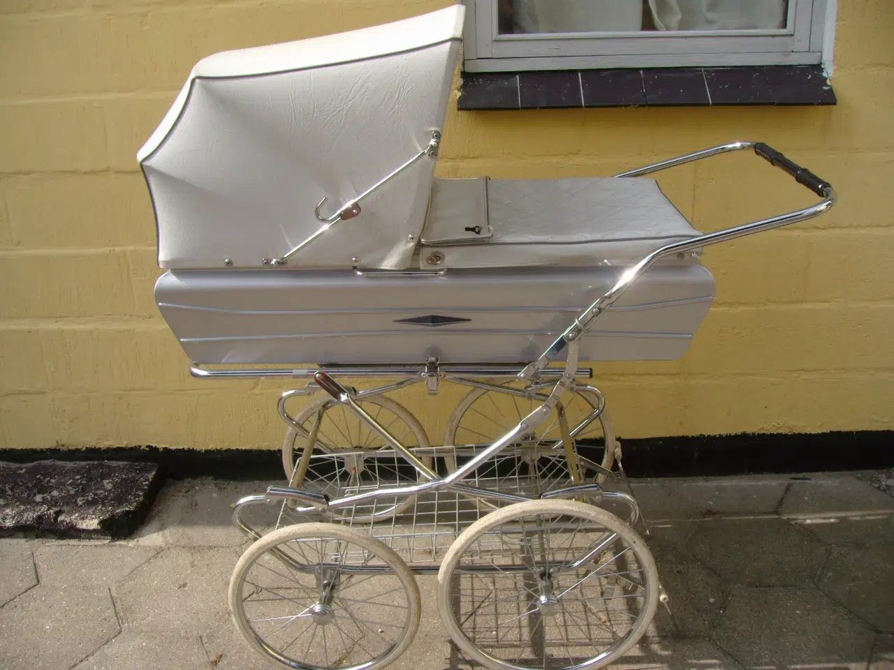 Billede 4 - Odder barnevogn model Sølvpil KØBES