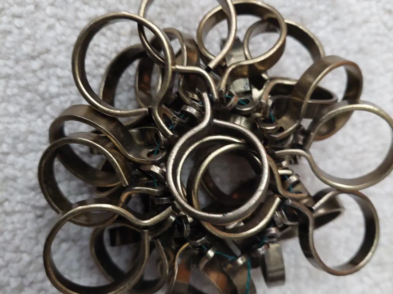 Billede 3 - gardinringe i messing farve,forskellige str. og d