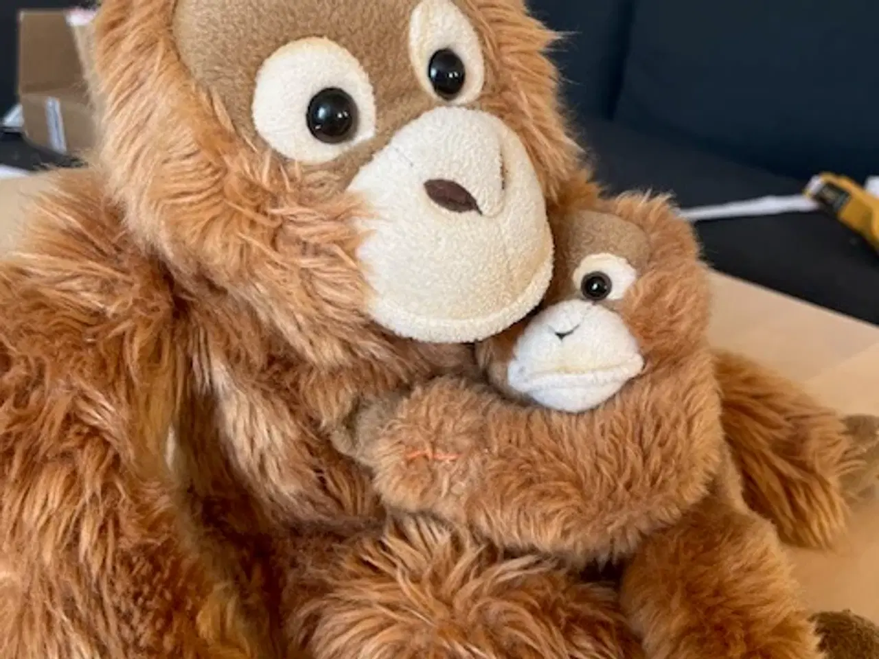 Billede 1 - Sød orangutang mor og barn. Fra WWF. 