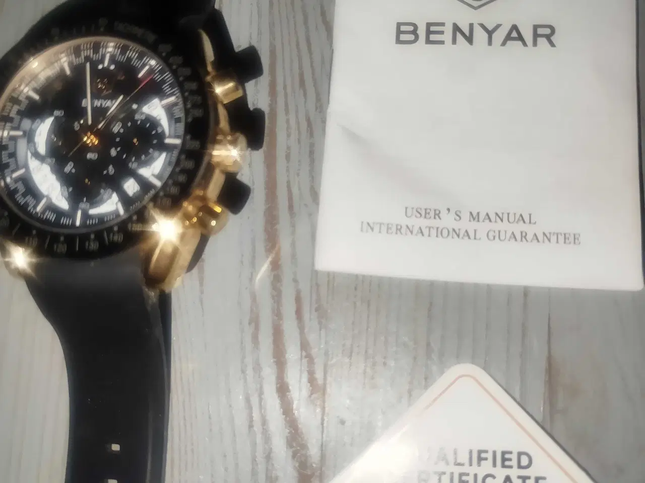 Billede 3 - Stort Herre ur i guld og sort farve