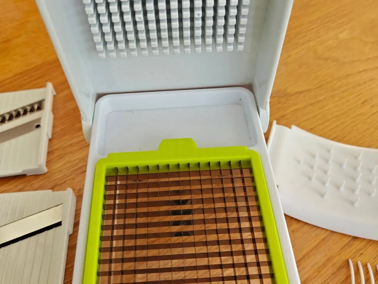 Billede 8 - Rivejern med opsamlinsbeholder