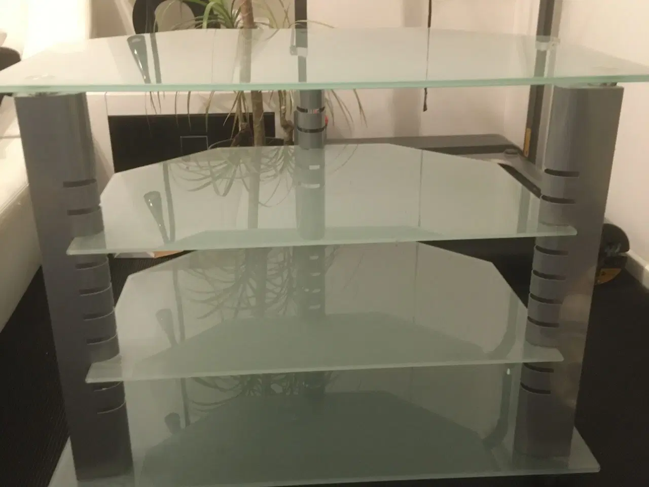Billede 2 - TV-bord af glas og metal