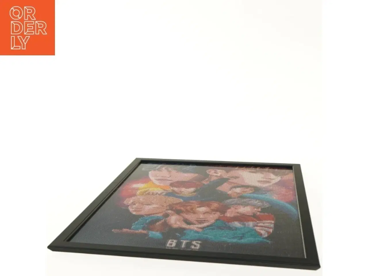 Billede 3 - BTS vægplakat i ramme fra IKEA (str. 53x44 cm)