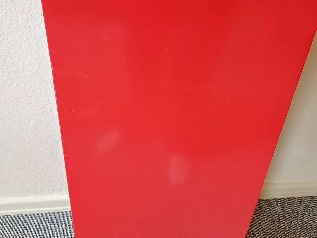 Billede 7 - Rødt stål skab. IKEA PS.