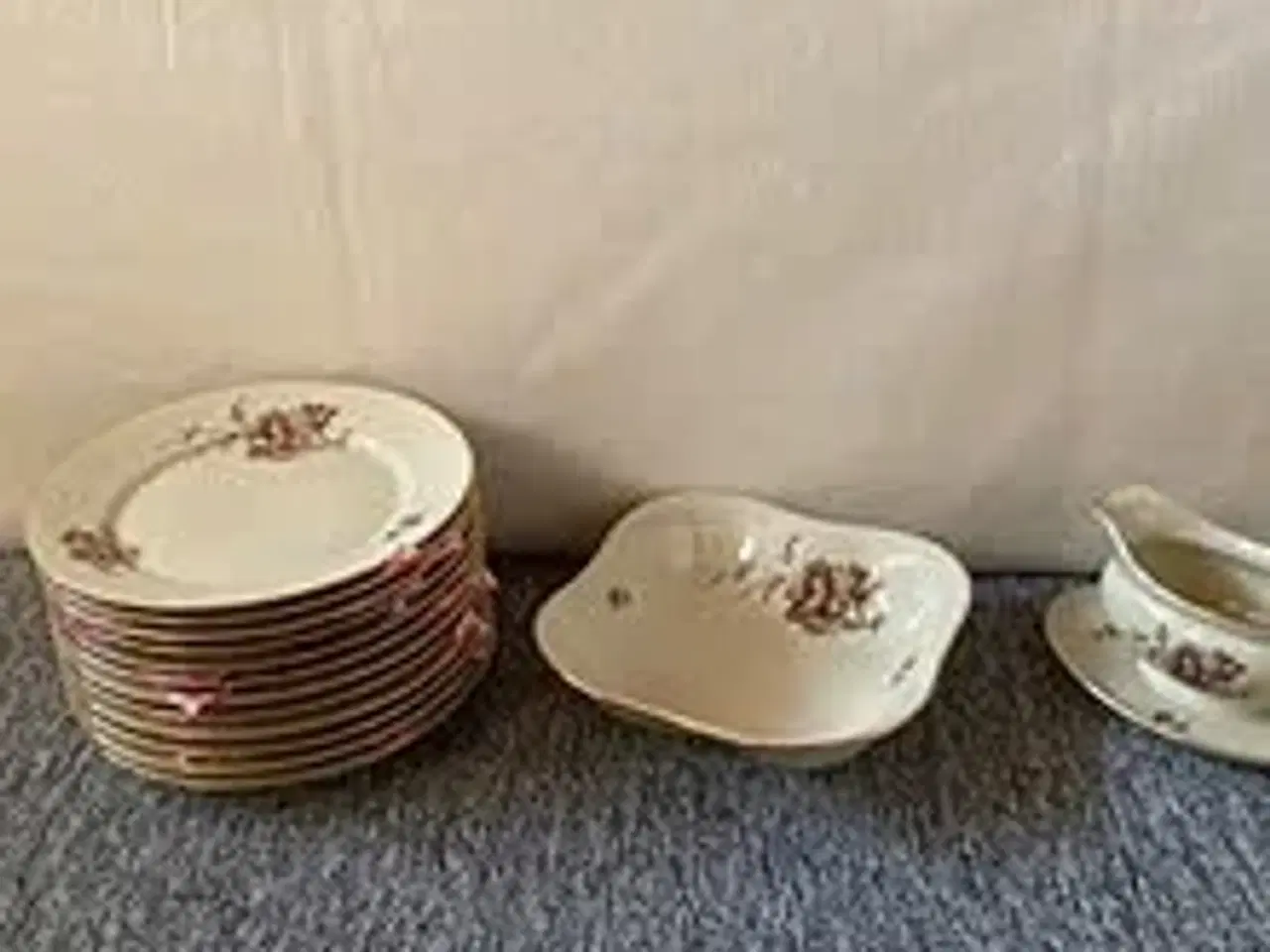 Billede 8 - Retro / vintage kaffestel og spisestel 109 dele