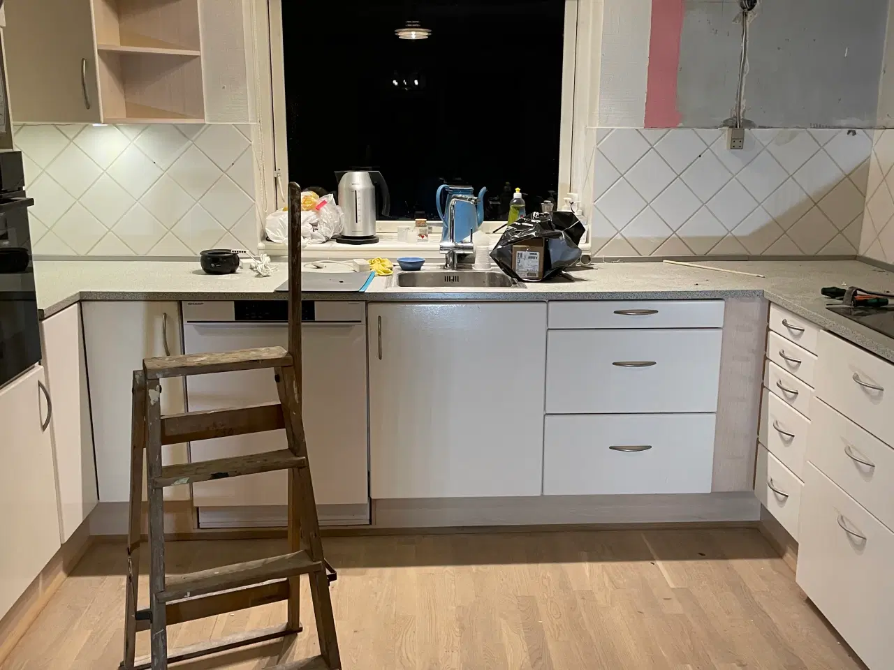 Billede 2 - Køkken hth råhvid brugt
