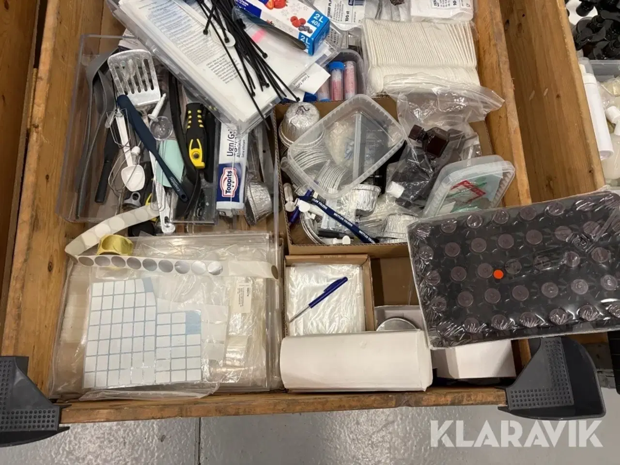 Billede 11 - Laboratorie udstyr - 18 paller