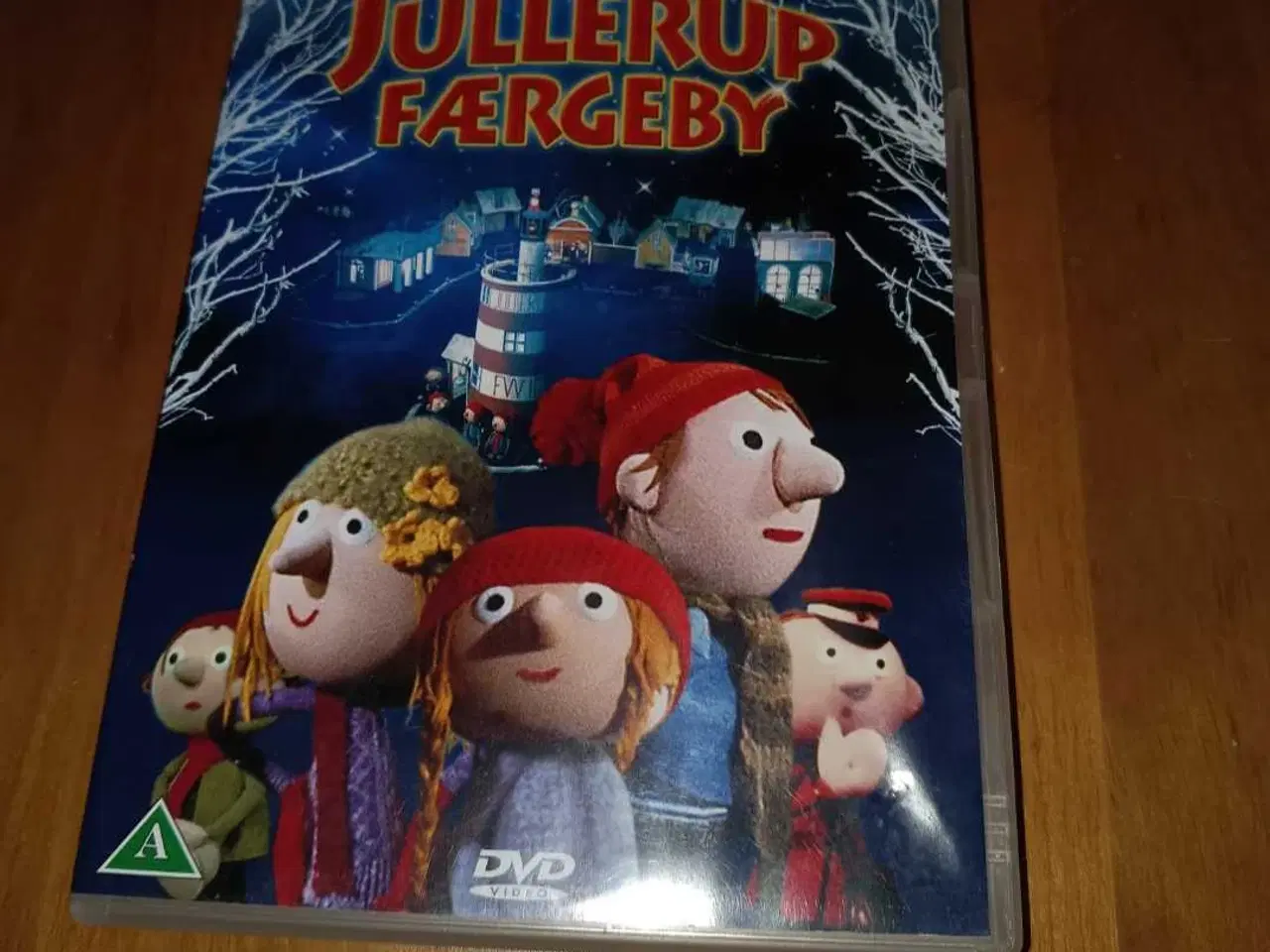 Billede 1 - Jullerup færgeby. Med posten som cover