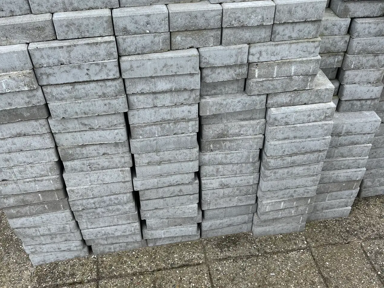 Billede 1 - Havefliser 