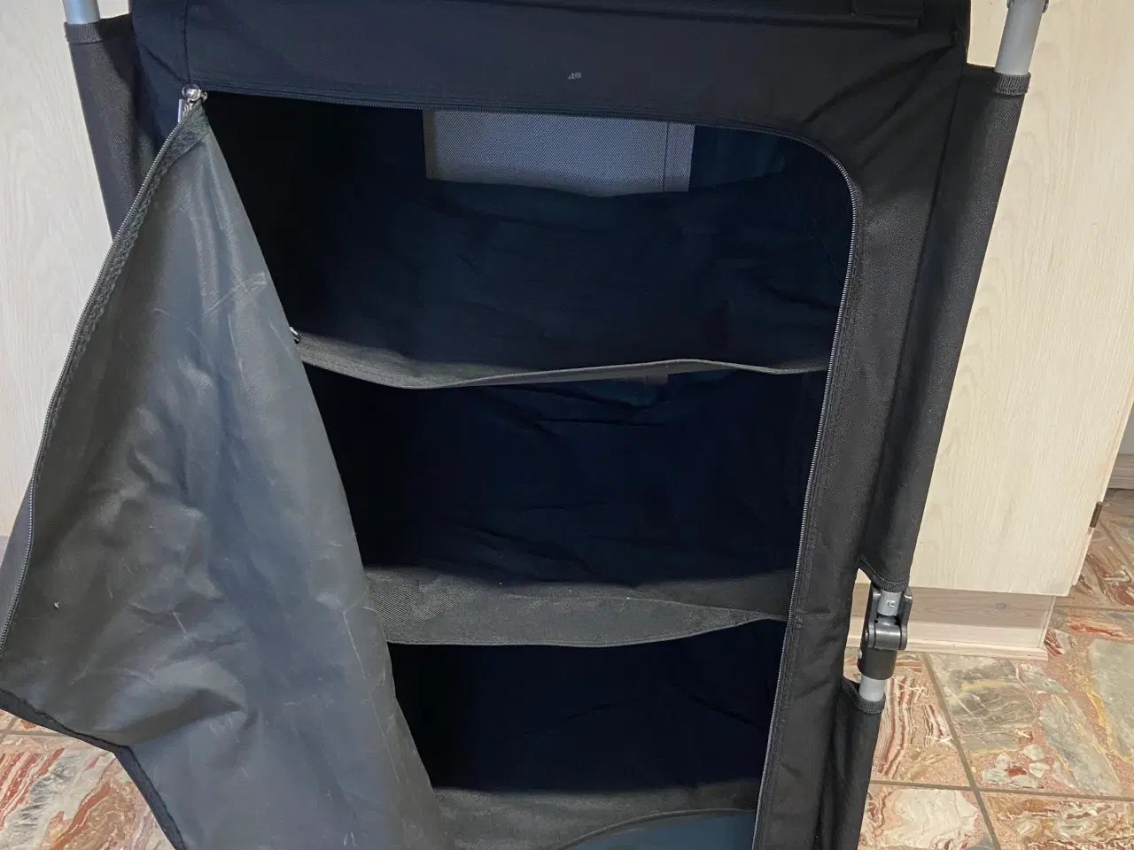 Billede 8 - Outwell skab med hylder 101x60x60x10