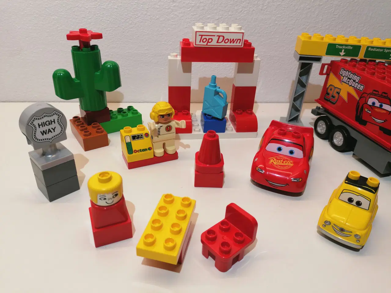 Billede 3 - Duplo Disney Cars, Lastbil, 2 Biler samt andet