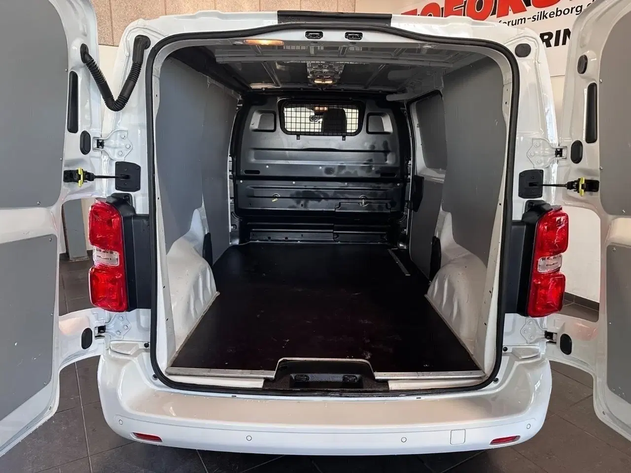 Billede 12 - Peugeot Expert 2,0 BlueHDi 122 L2 Premium EAT8 Van