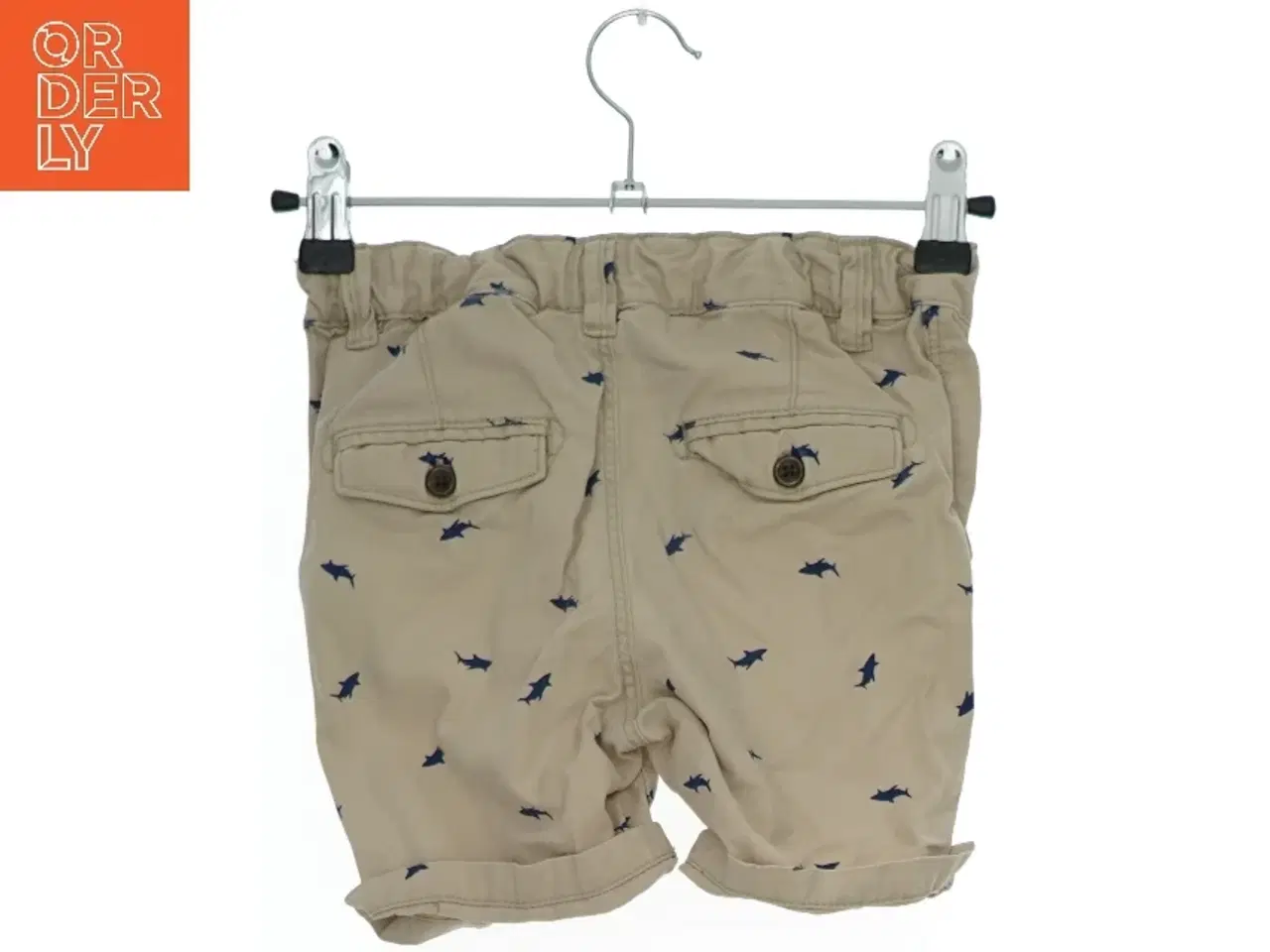 Billede 2 - Beige shorts med haj-mønster fra H&M (str. 86)