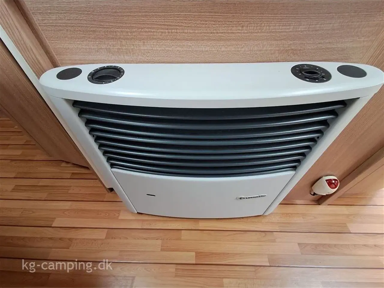 Billede 12 - 2012 - Knaus Südwind 500 FU Celebration   Velholdt 50 års Jubilæumsmodel inkl. Solcelle pakke og Isabella Commodore fortelt.