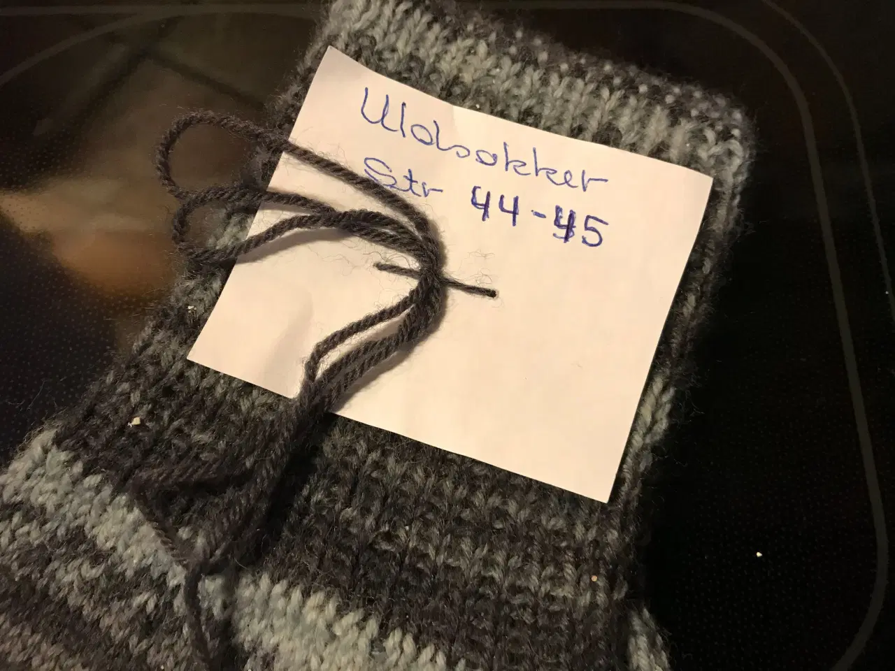 Billede 3 - Hjemmestrikkede  uld sokker