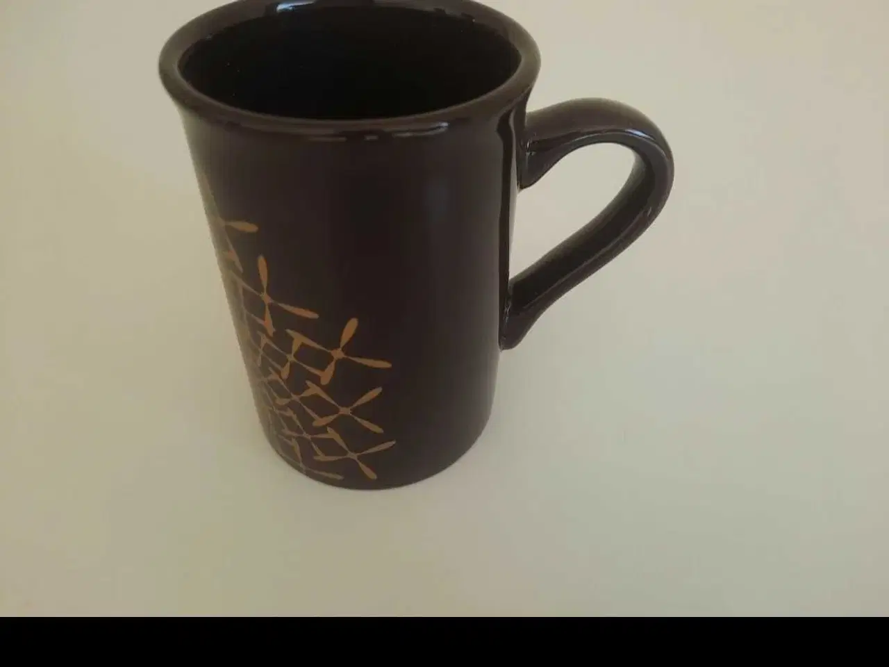 Billede 2 - 12 stk lilla fine kopper med guldmønster