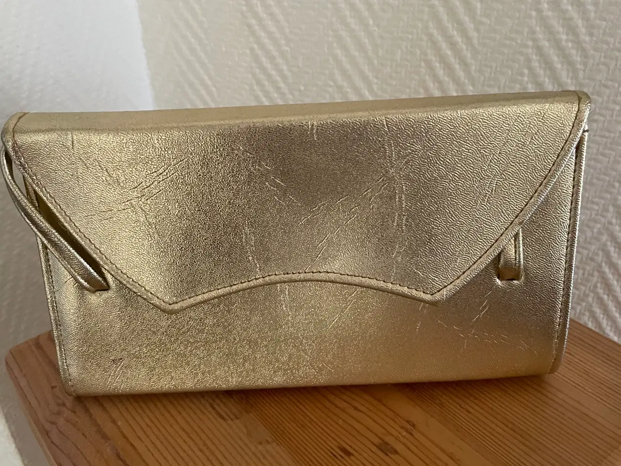 Billede 1 - Taske i guld 
