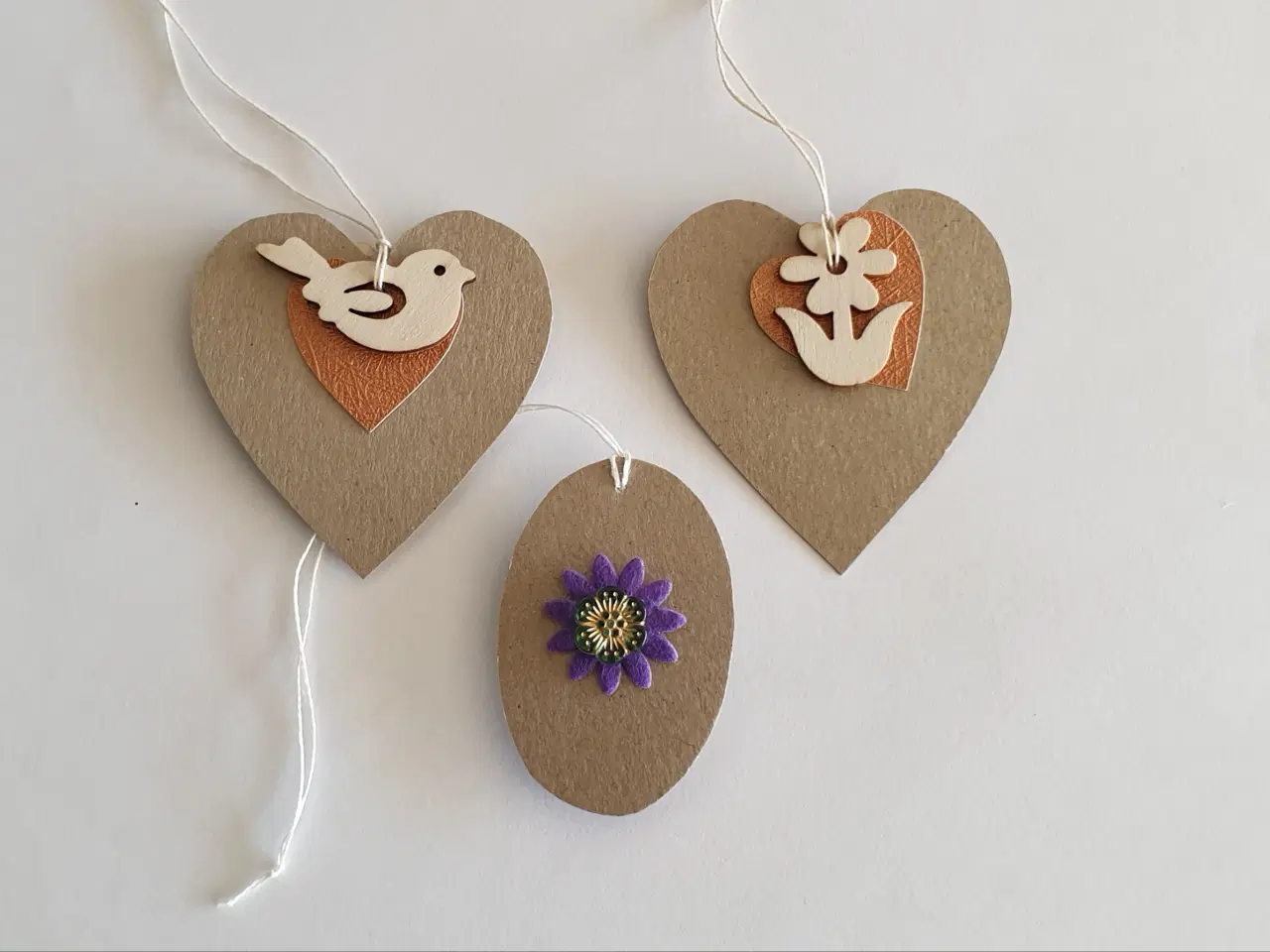 Billede 2 - Papirpynt støtter Danske Hospitalsklovne Se 7 foto