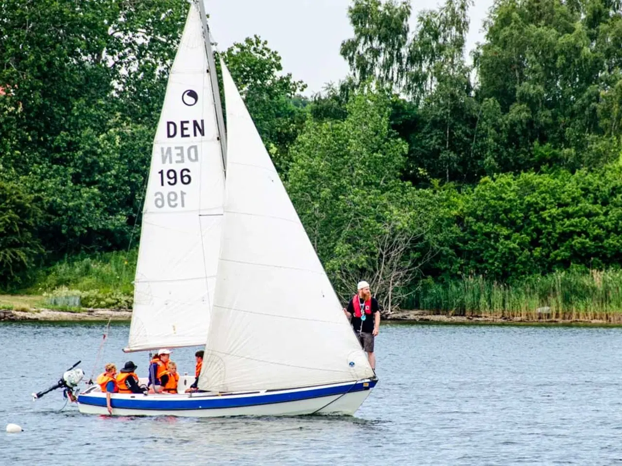 Billede 2 - Svendborg Senior Sejlbåd med Påhængsmotor