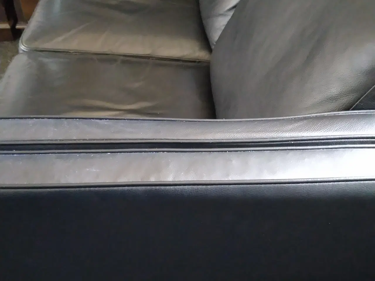 Billede 1 - 2 personers sofa i sort læder 