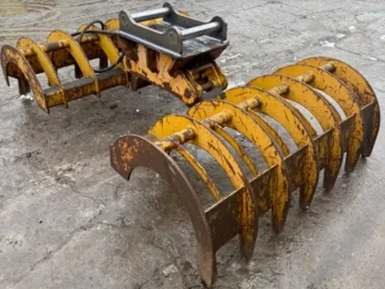 Billede 3 - Gravemaskine grab