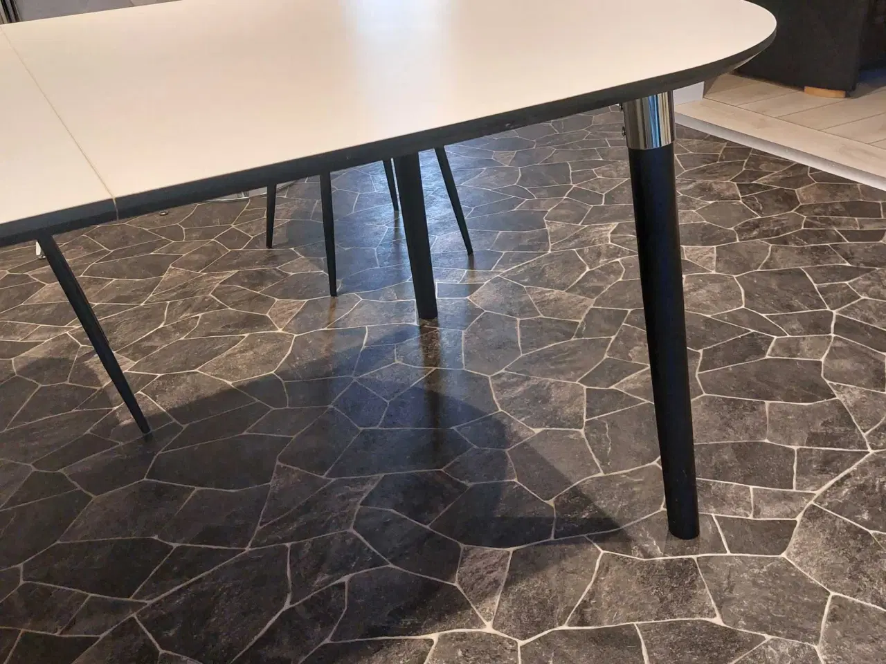 Billede 3 - Hvid laminat kan ikke se at det har været brugt 