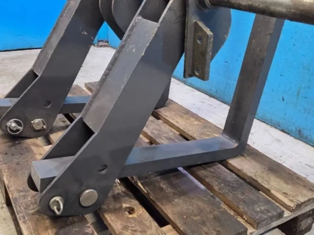 Billede 10 - New Holland B115C Pallegafler Kit 87310367