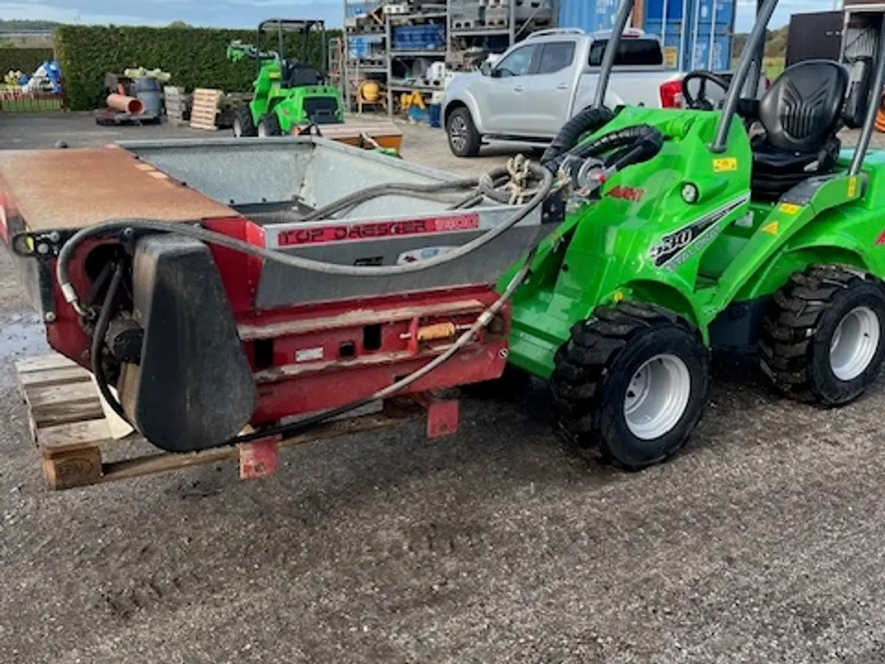 Billede 1 - Hydraulisk Toro topdresser 1800 til minilæsser