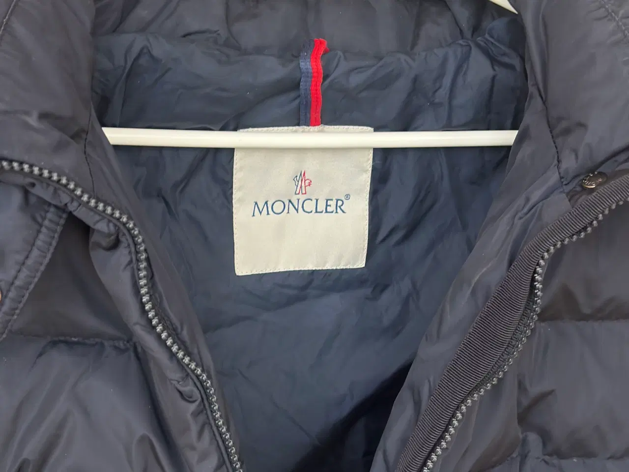 Billede 2 - Moncler lang dunjakke 