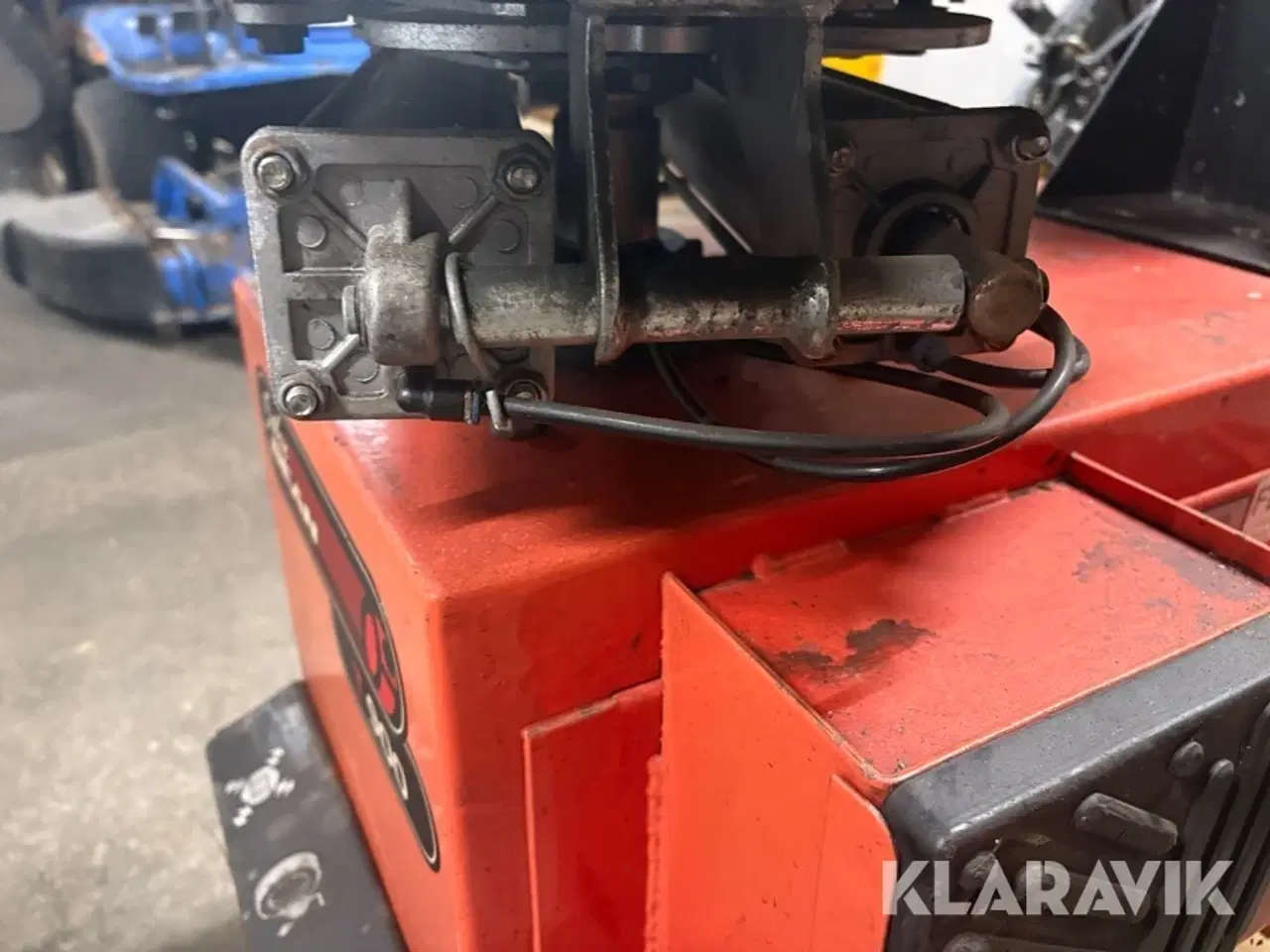 Billede 10 - Dækmaskine John Bean T900