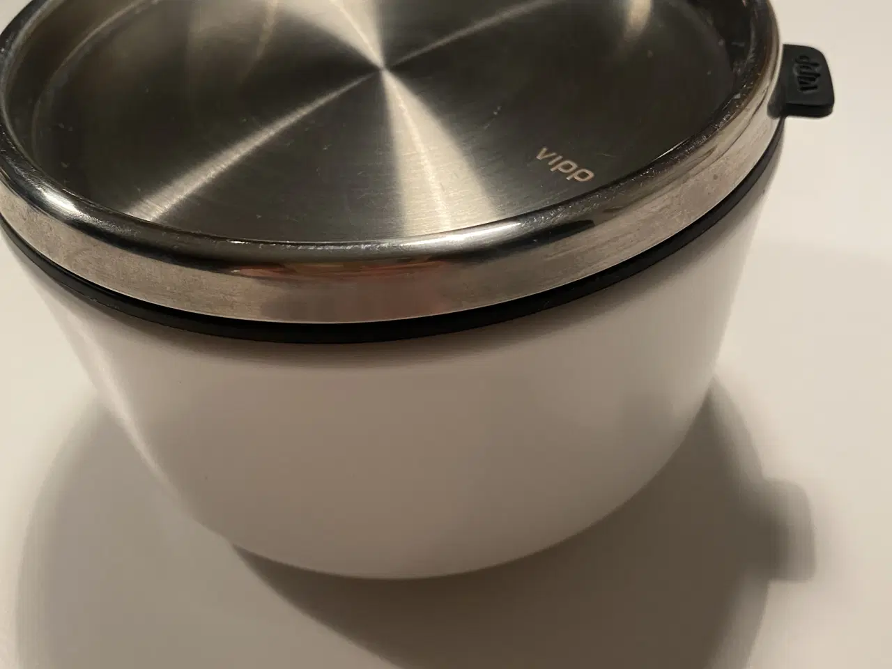 Billede 1 - VIPP beholder med låg