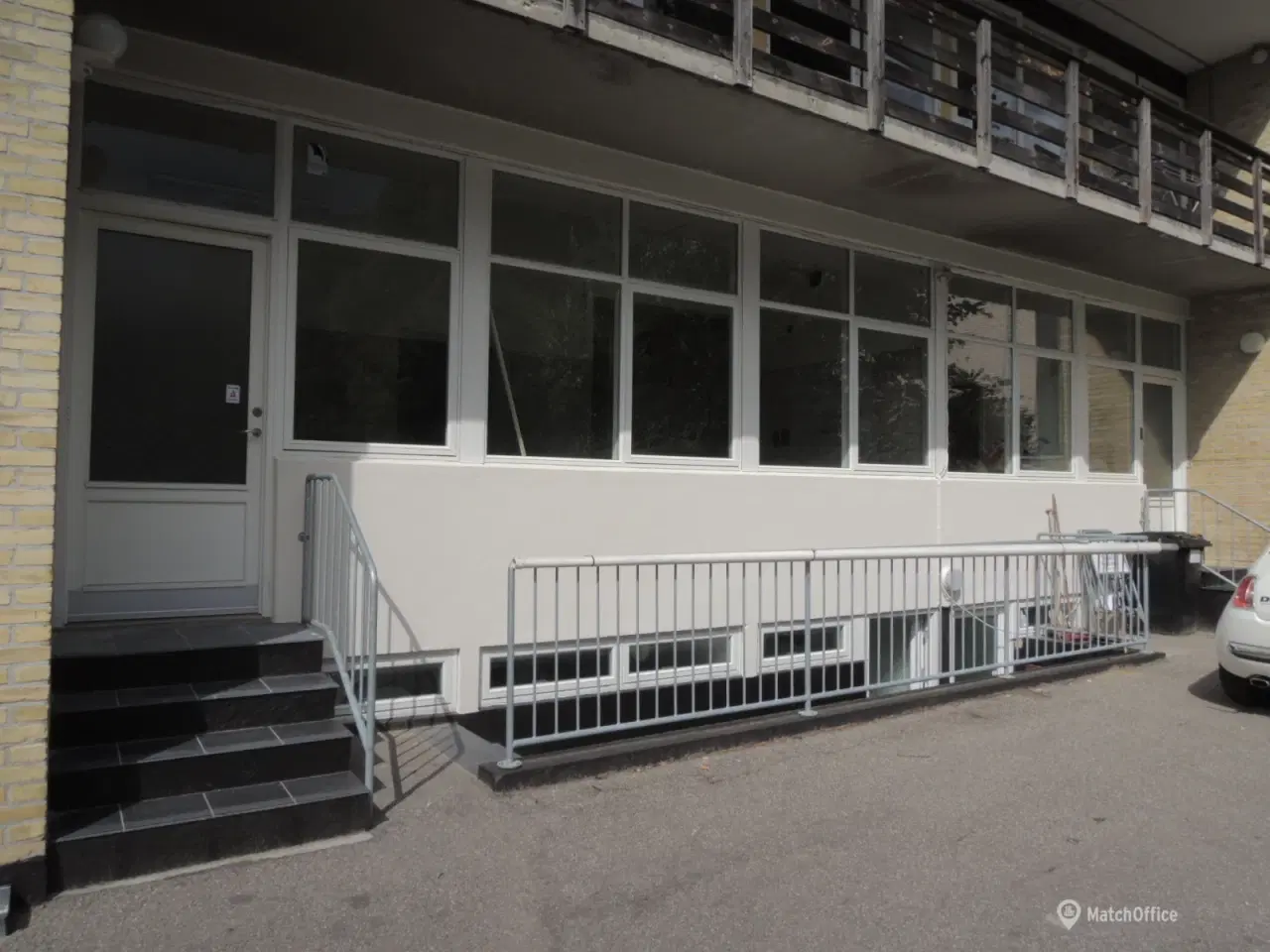 Billede 3 - Butikslejemål meget centralt i Farum udlejes. Ved S-tog.