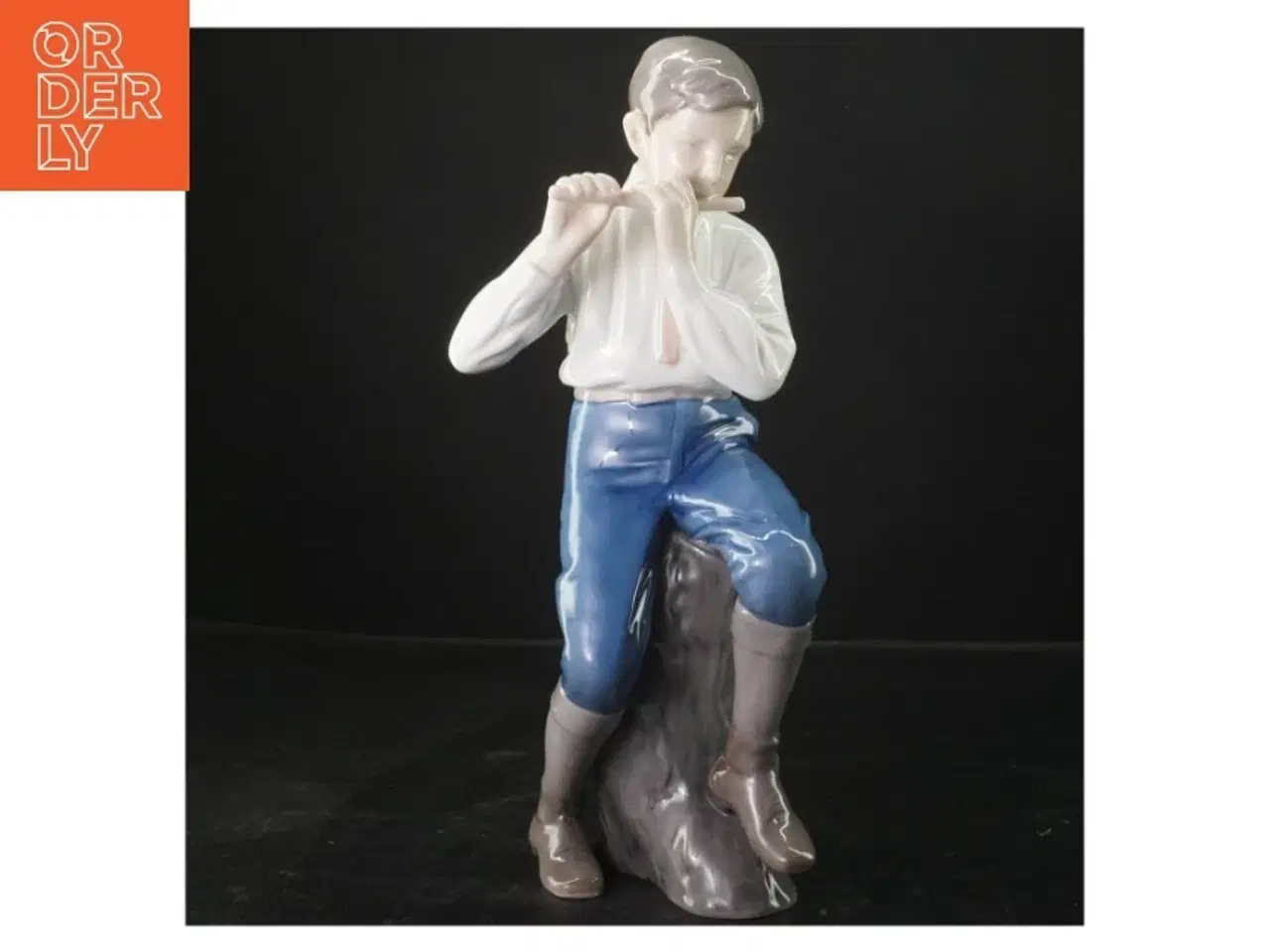 Billede 1 - Porcelænsfigur af dreng fra B&G (str. 30x13 cm)