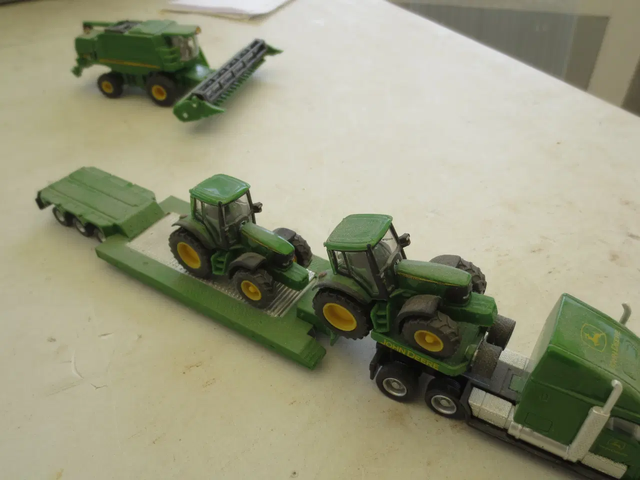 Billede 8 - 2 stk John Deere Blokvogne med John Deere traktor