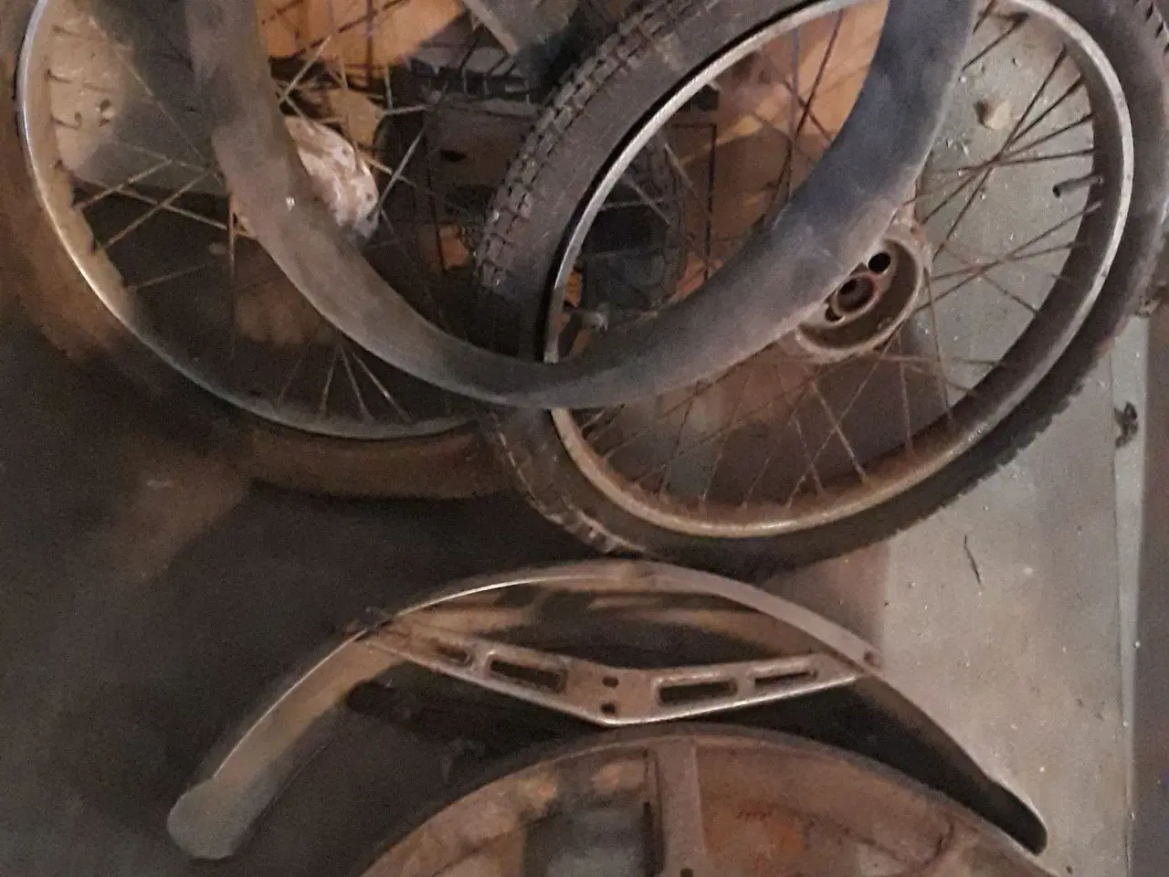 Billede 1 - knallert skærme og hjul m dæk