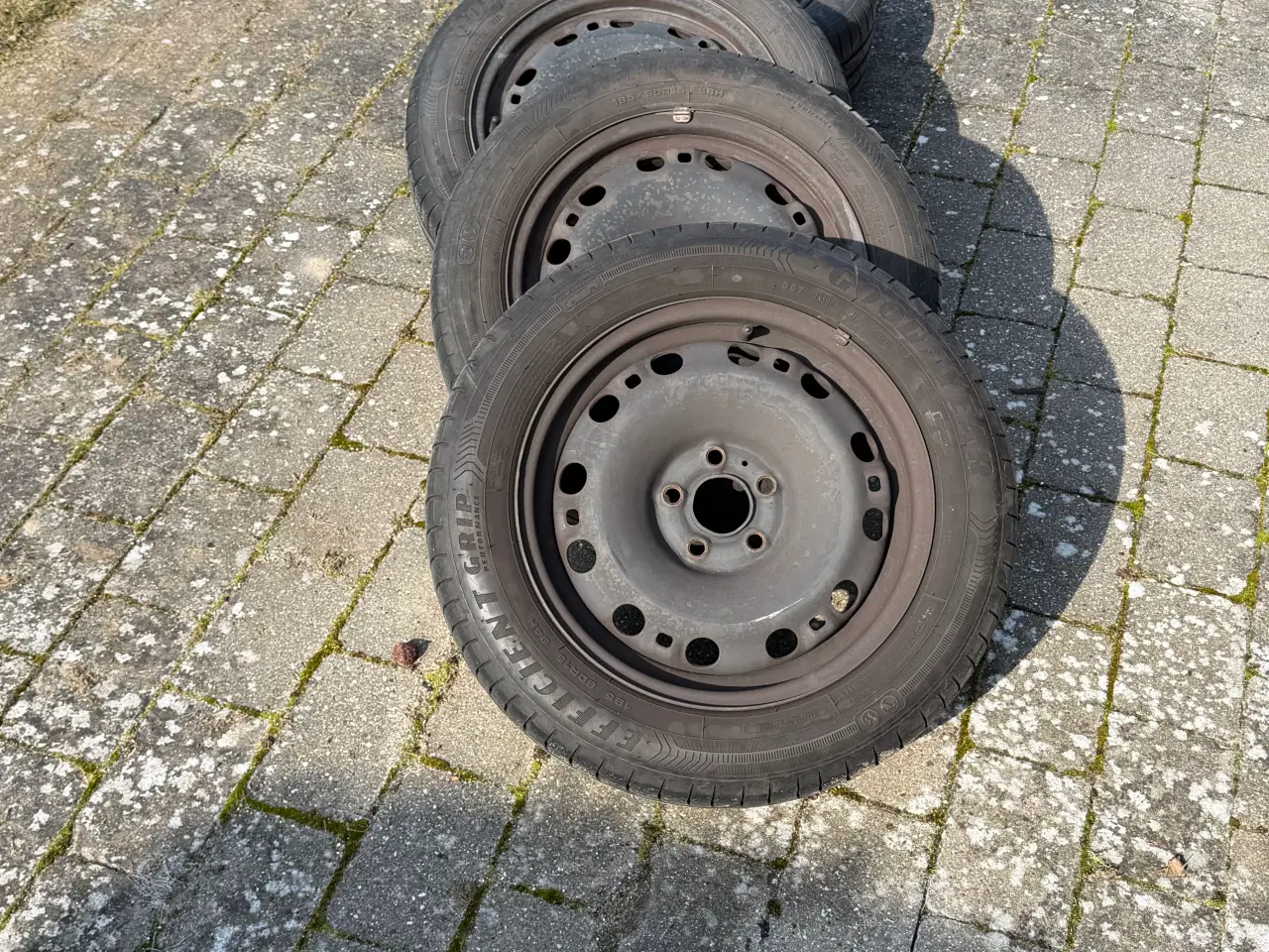 Billede 2 - Sommerdæk på stålfælg