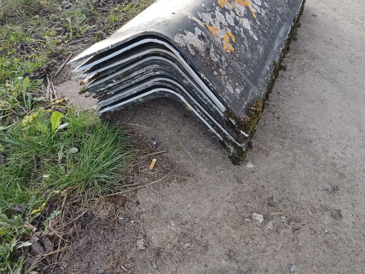 Billede 1 - Rygningsplader eternit 16stk.