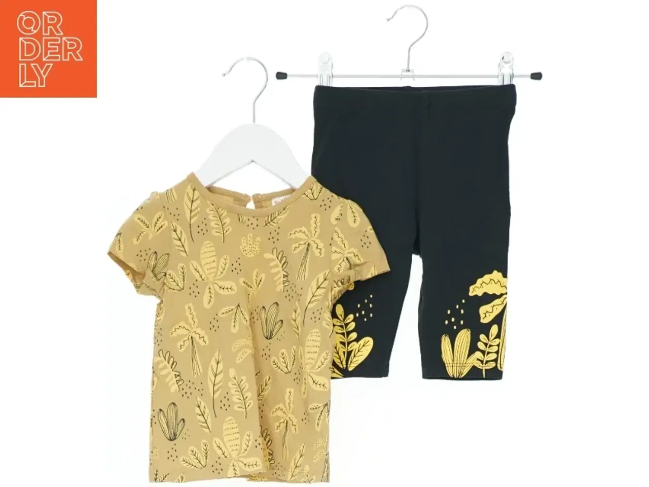 Billede 1 - Sæt med t-shirt og 3/4 leggings fra So Cute (str. 86)