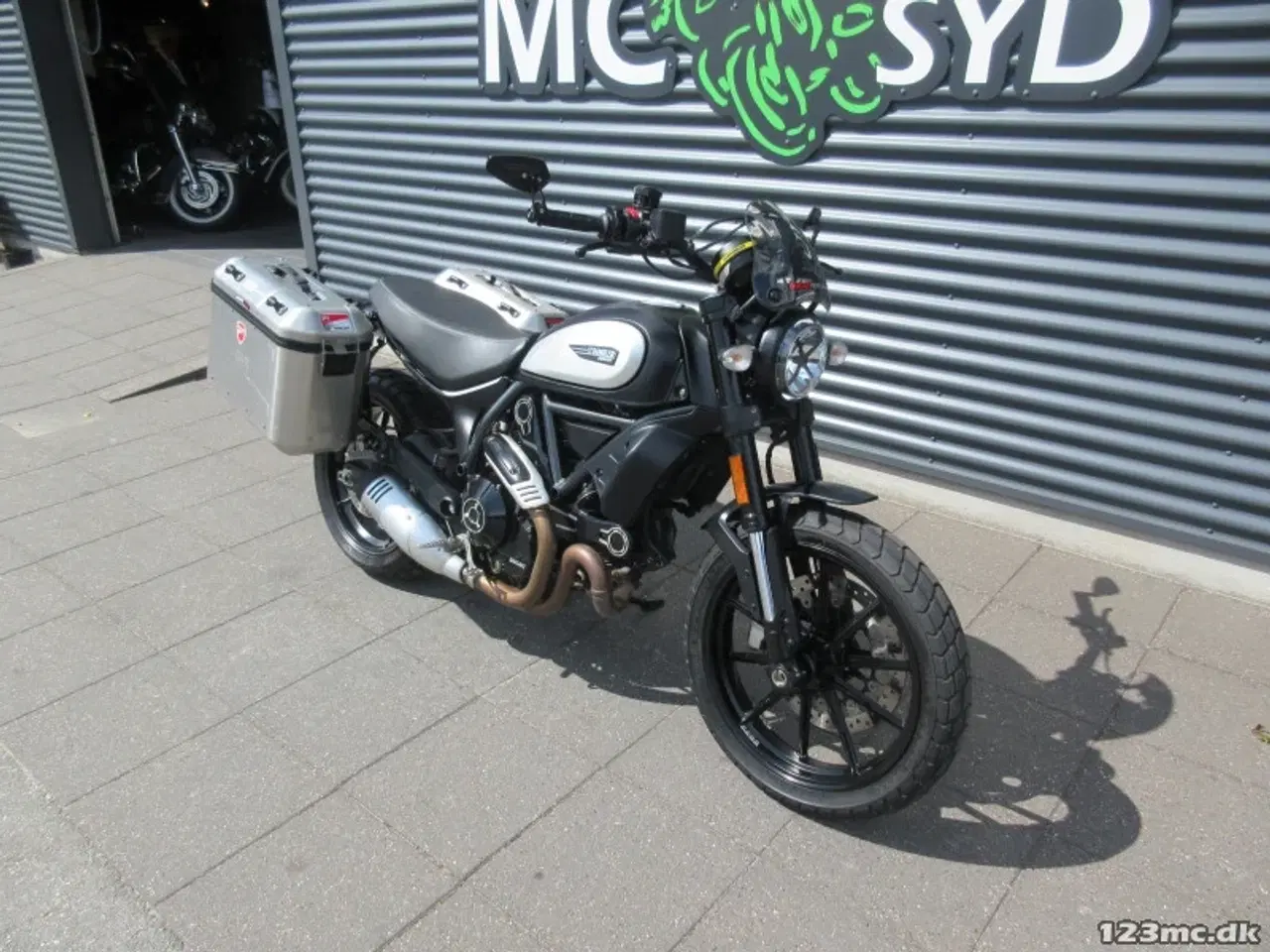 Billede 2 - Ducati Scrambler Icon Dark MC-SYD       BYTTER GERNE