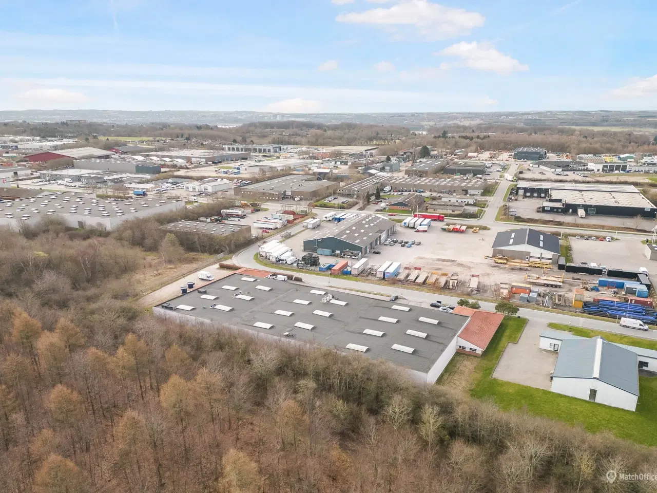 Billede 2 - Velplaceret lagerejendom med udeareal