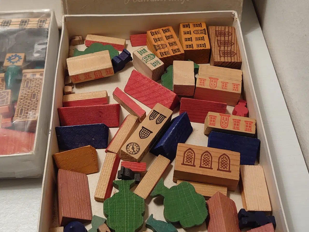 Billede 4 - Erzgebirge:Saml selv miniature byer.1 i org. æske